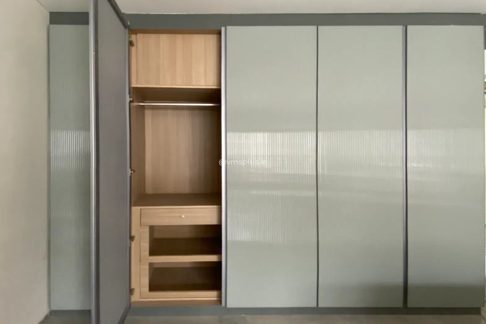 A Guide To Choosing The Right Glass Wardrobe